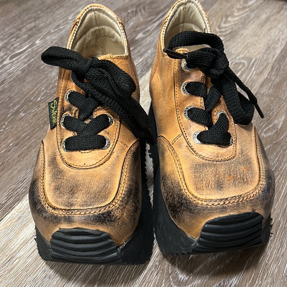 Swear Sneakers - Picture 4 of 4